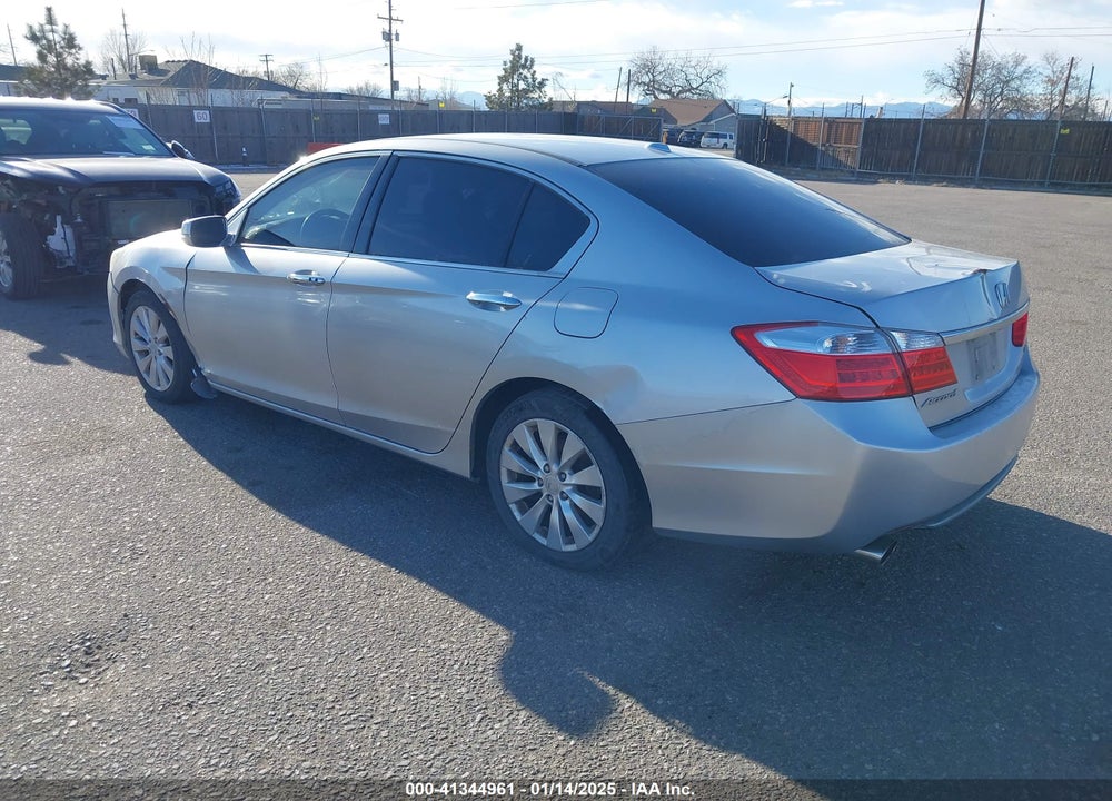2013 HONDA ACCORD VIN: 1HGCR3F80DA002821