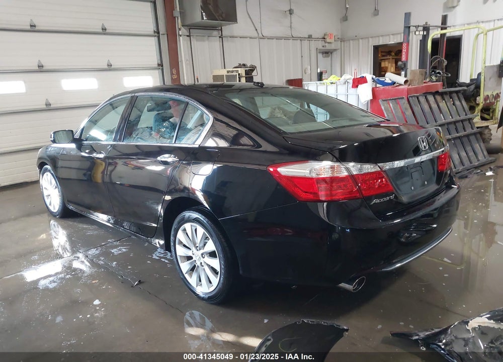 2015 HONDA ACCORD VIN: 1HGCR3F82FA033586
