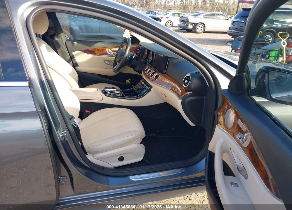 2018 MERCEDES-BENZ E 300 VIN: WDDZF4JB8JA471974