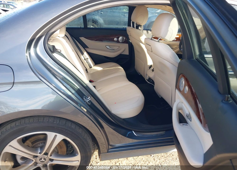 2018 MERCEDES-BENZ E 300 VIN: WDDZF4JB8JA471974