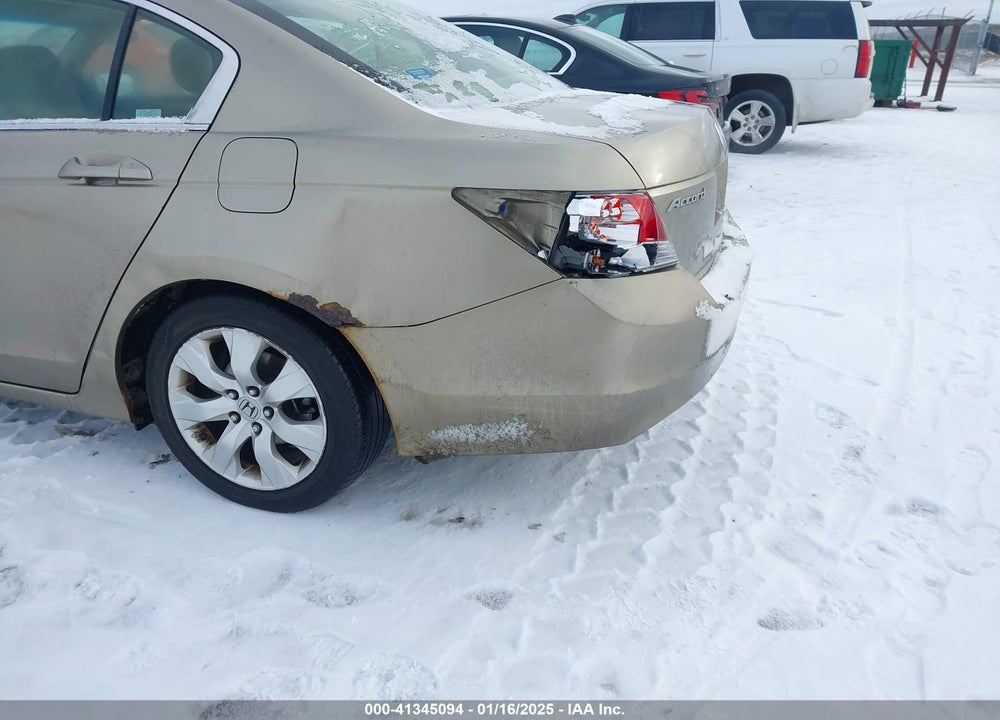 2008 HONDA ACCORD VIN: JHMCP26828C028957