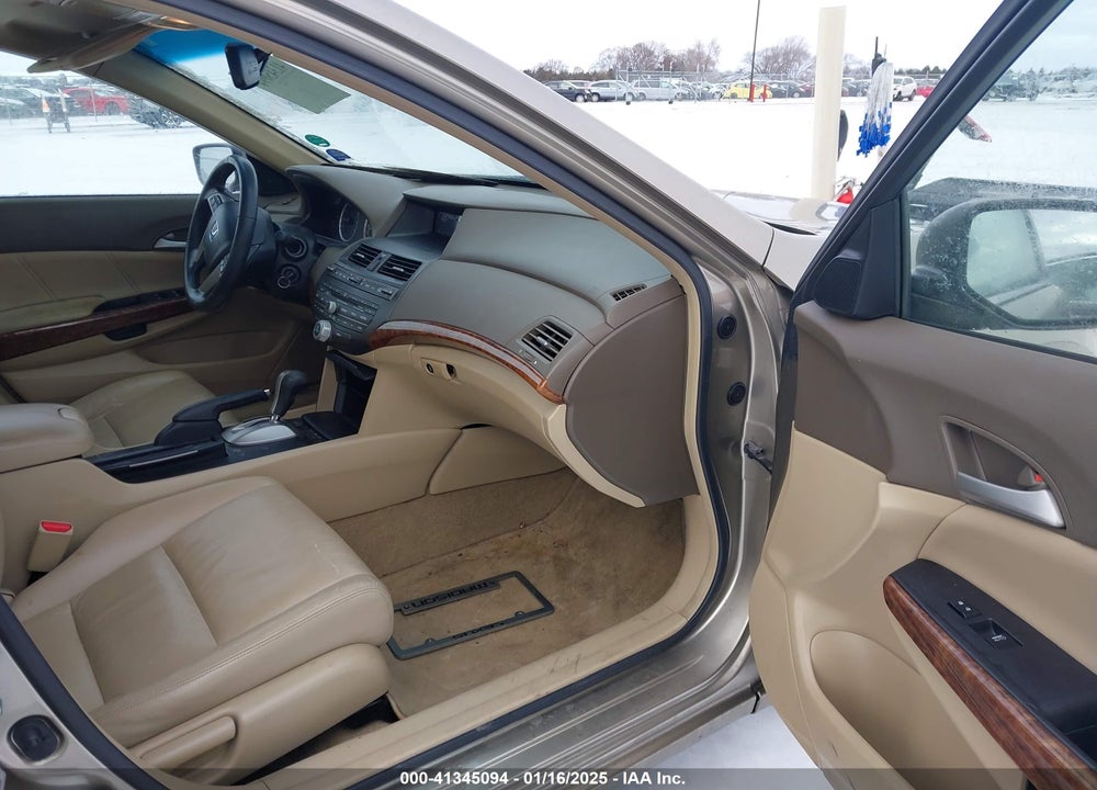 2008 HONDA ACCORD VIN: JHMCP26828C028957