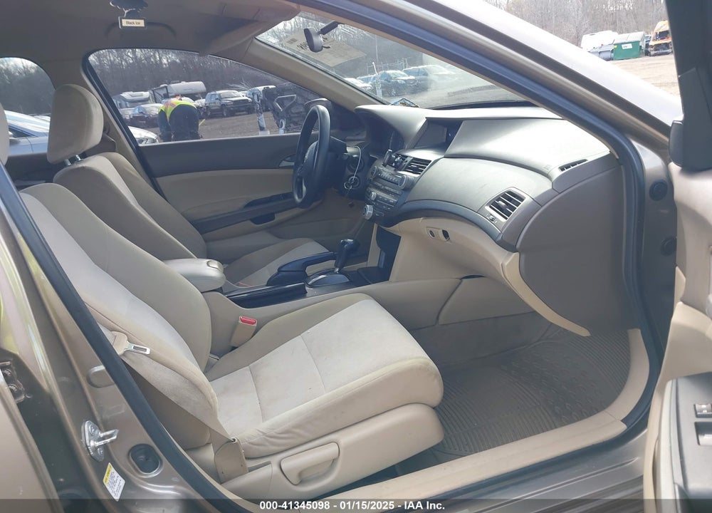 2010 HONDA ACCORD 2.4 LX-P VIN: 1HGCP2F45AA113695