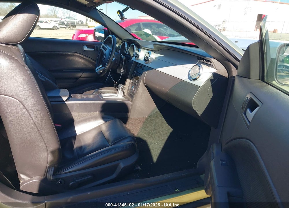 2005 FORD MUSTANG V6 DELUXE/V6 PREMIUM VIN: 1ZVFT80N355242672