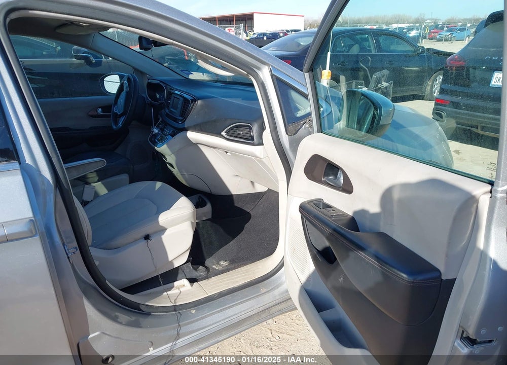 2017 CHRYSLER PACIFICA LX VIN: 2C4RC1CG0HR657671