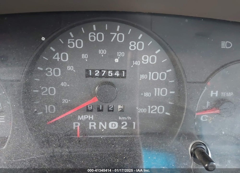2002 MERCURY GRAND MARQUIS GS VIN: 2MEFM74W22X620731