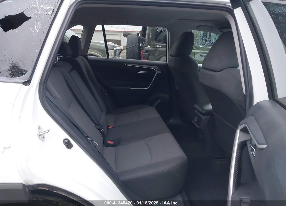 2019 TOYOTA RAV4 XLE VIN: 2T3P1RFV2KW027153