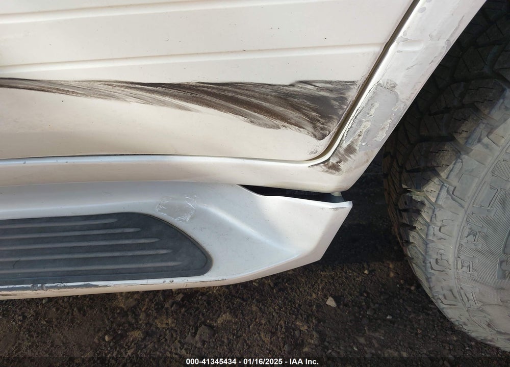 2000 LEXUS LX 470 VIN: JT6HT00W0Y0089537