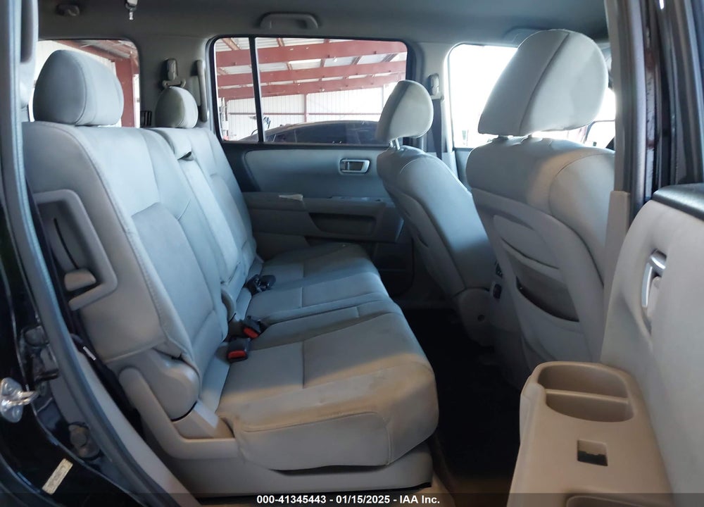 2010 HONDA PILOT LX VIN: 5FNYF3H22AB010735
