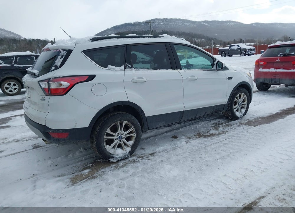 2018 FORD ESCAPE SE VIN: 1FMCU9GD1JUA05146