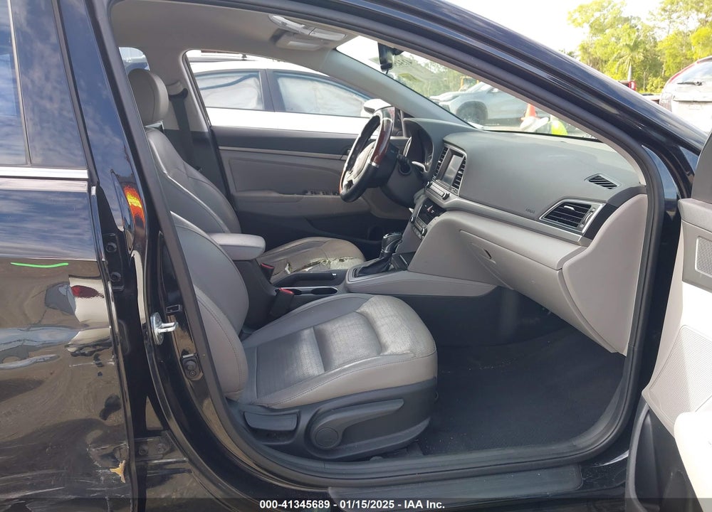 2017 HYUNDAI ELANTRA VIN: 5NPD84LF7HH162479