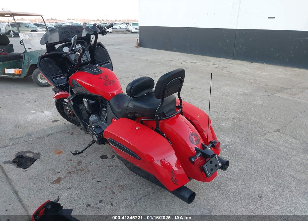 2023 INDIAN MOTORCYCLE CO. CHALLENGER DARK HORSE VIN: 56KLCCRR7P3415827
