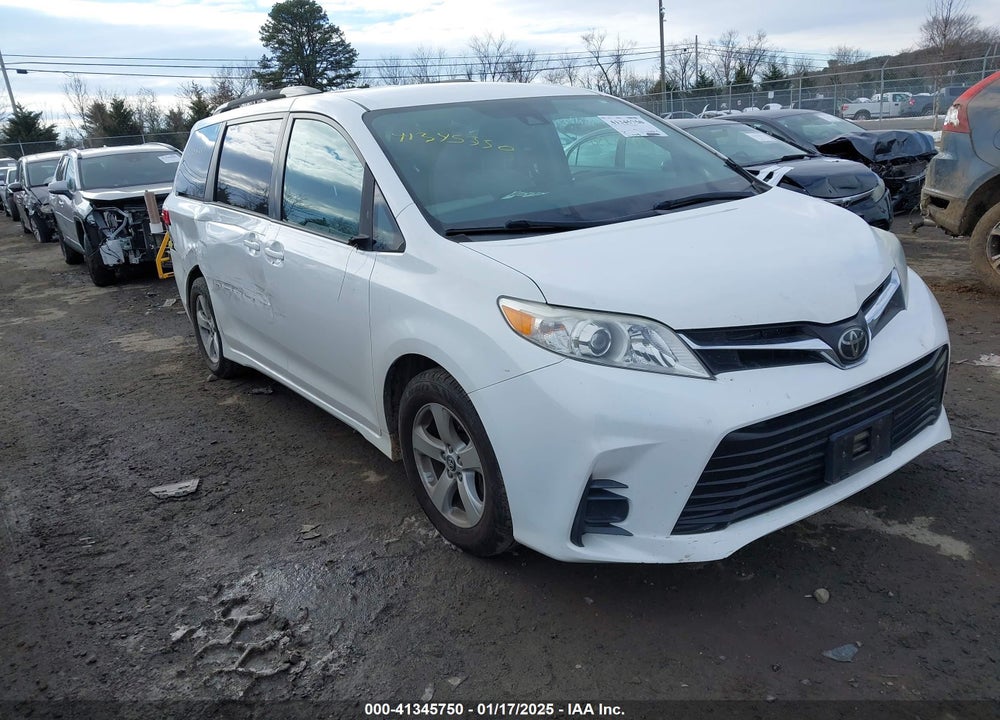 2018 TOYOTA SIENNA LE 8 PASSENGER VIN: 5TDKZ3DC7JS926205
