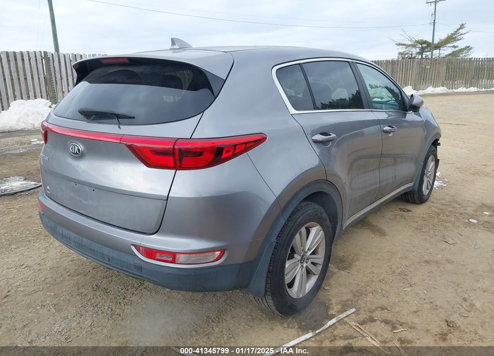 2018 KIA SPORTAGE LX VIN: KNDPMCAC3J7365603
