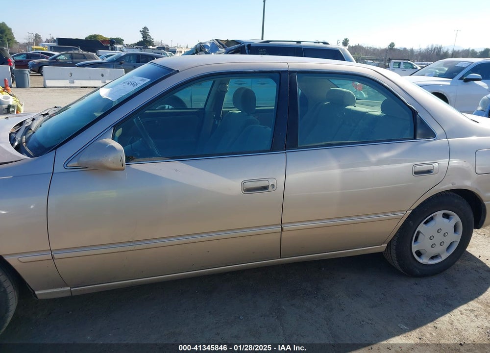 1999 TOYOTA CAMRY CE VIN: 4T1BG22K3XU512283