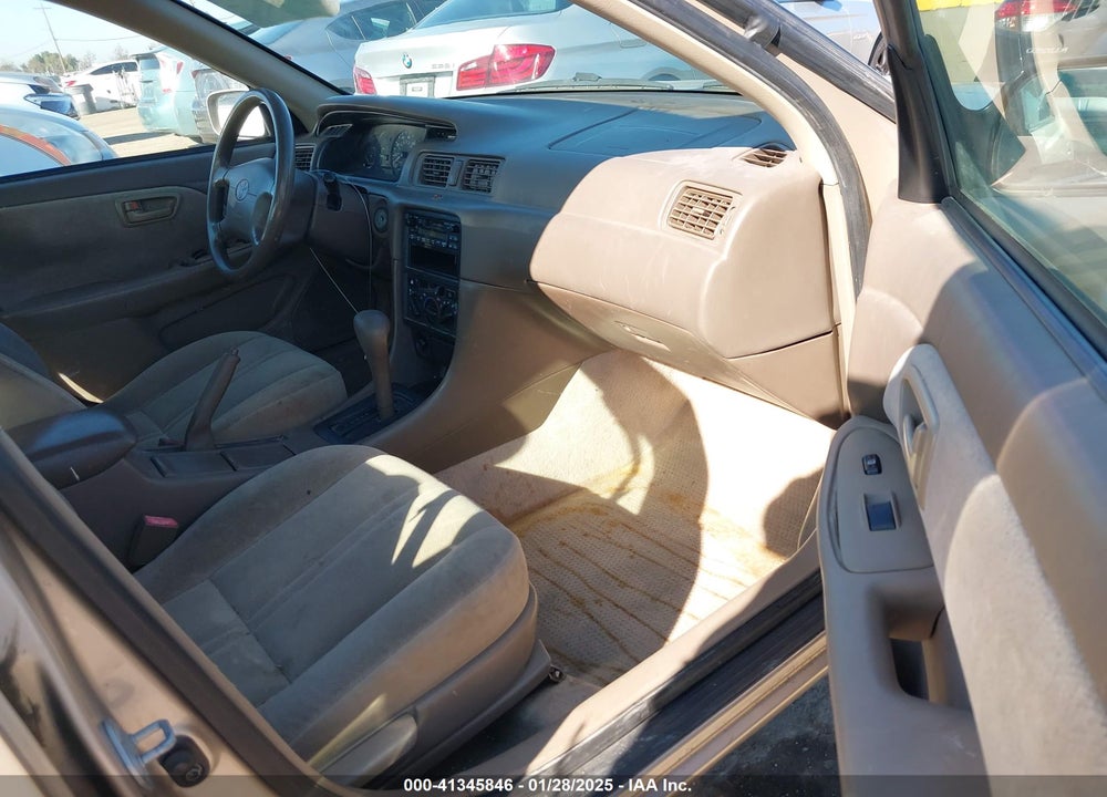 1999 TOYOTA CAMRY CE VIN: 4T1BG22K3XU512283