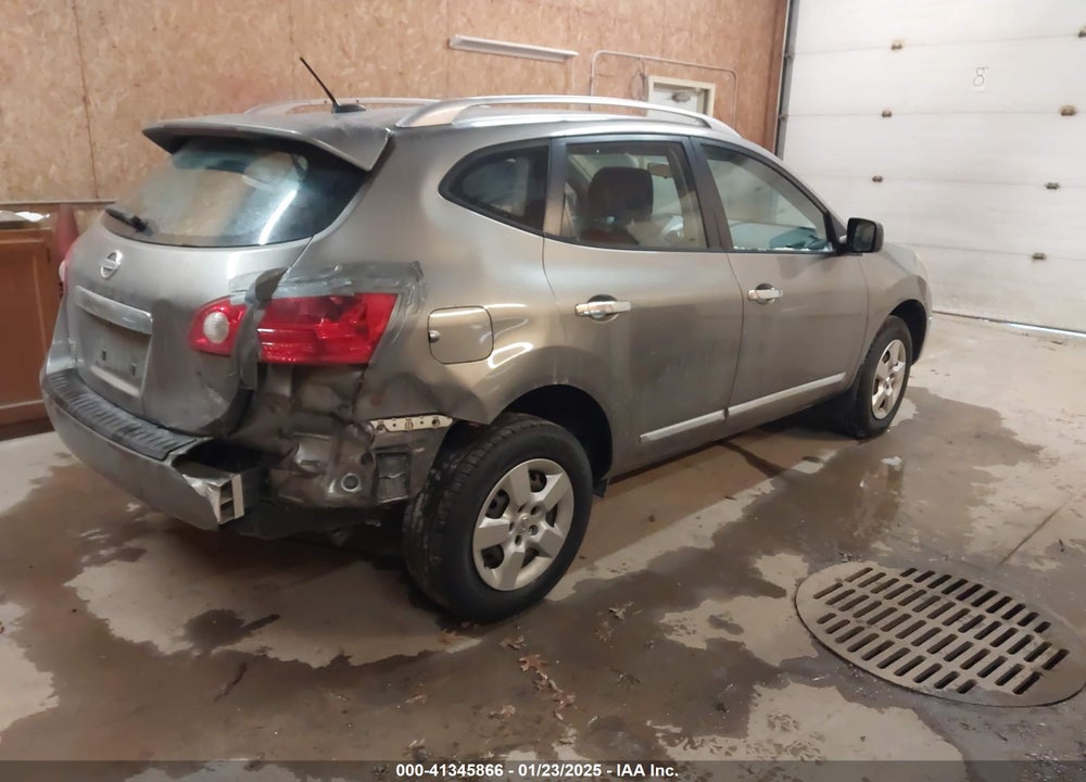 2014 NISSAN ROGUE SELECT S VIN: JN8AS5MT0EW621327