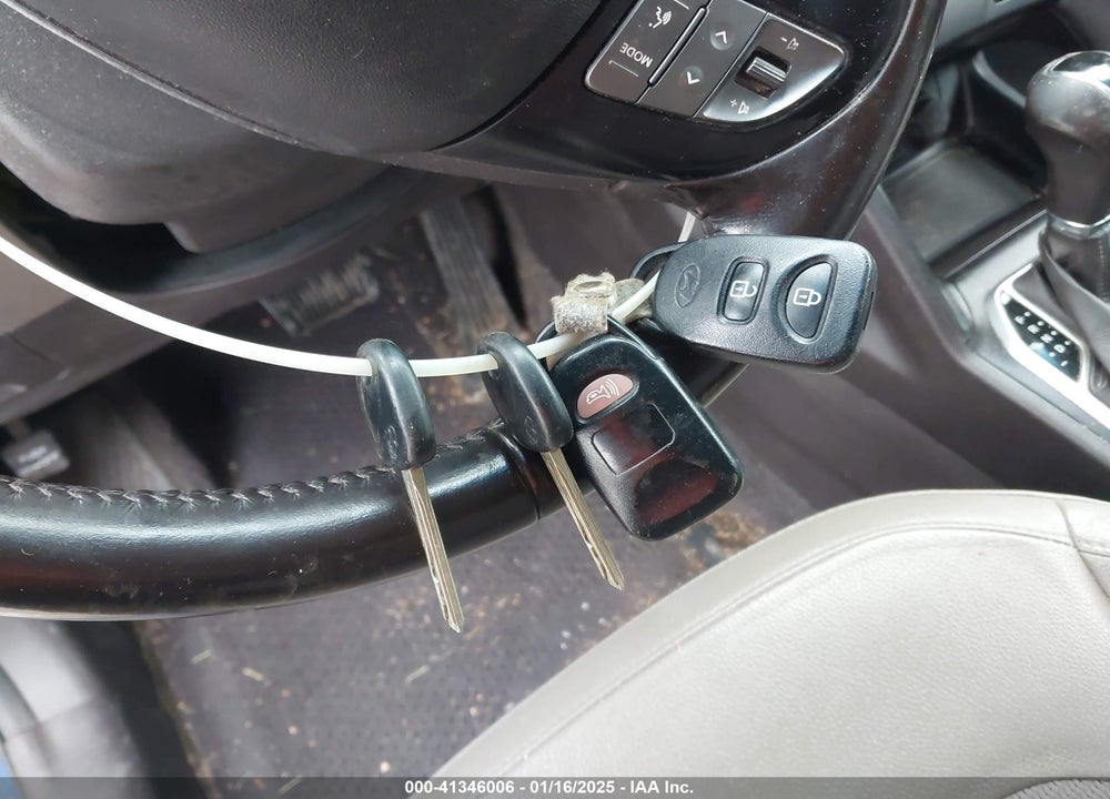 2014 HYUNDAI TUCSON SE VIN: KM8JU3AG5EU933684