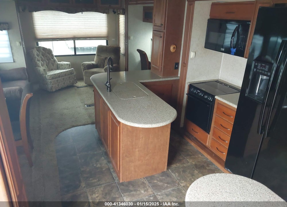 2011 HEARTLAND BIGHORN TRAVEL TRAILER VIN: 5SFBG3624BE234482