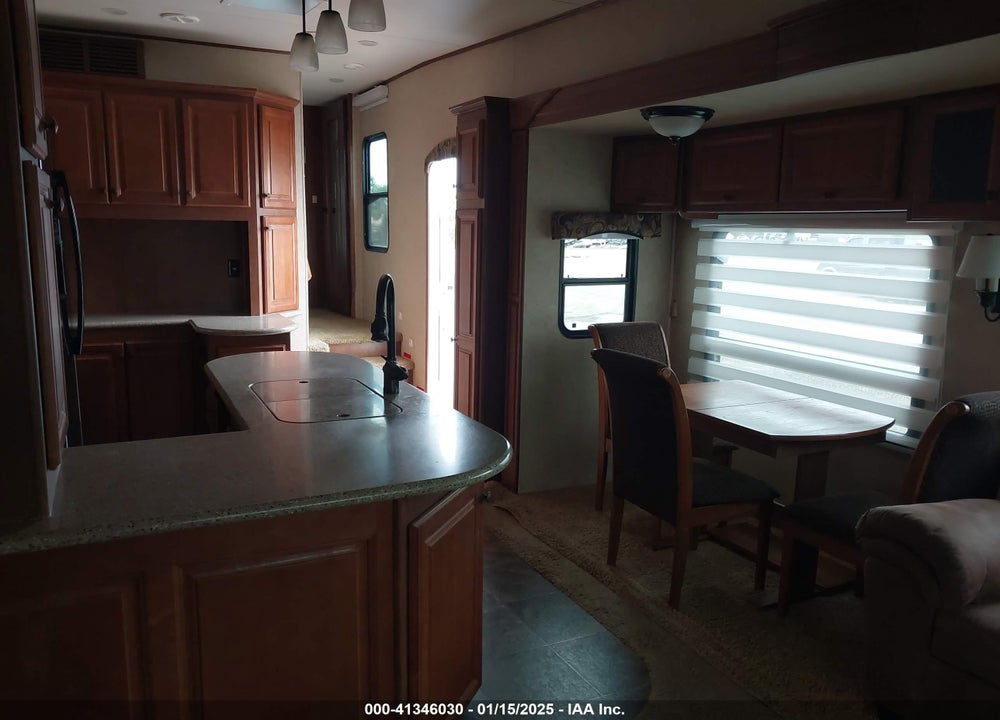 2011 HEARTLAND BIGHORN TRAVEL TRAILER VIN: 5SFBG3624BE234482