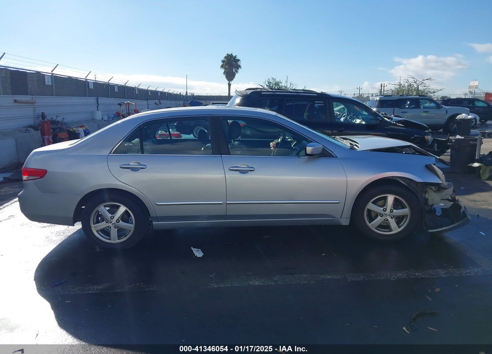 2004 HONDA ACCORD 2.4 EX VIN: JHMCM56804C027097