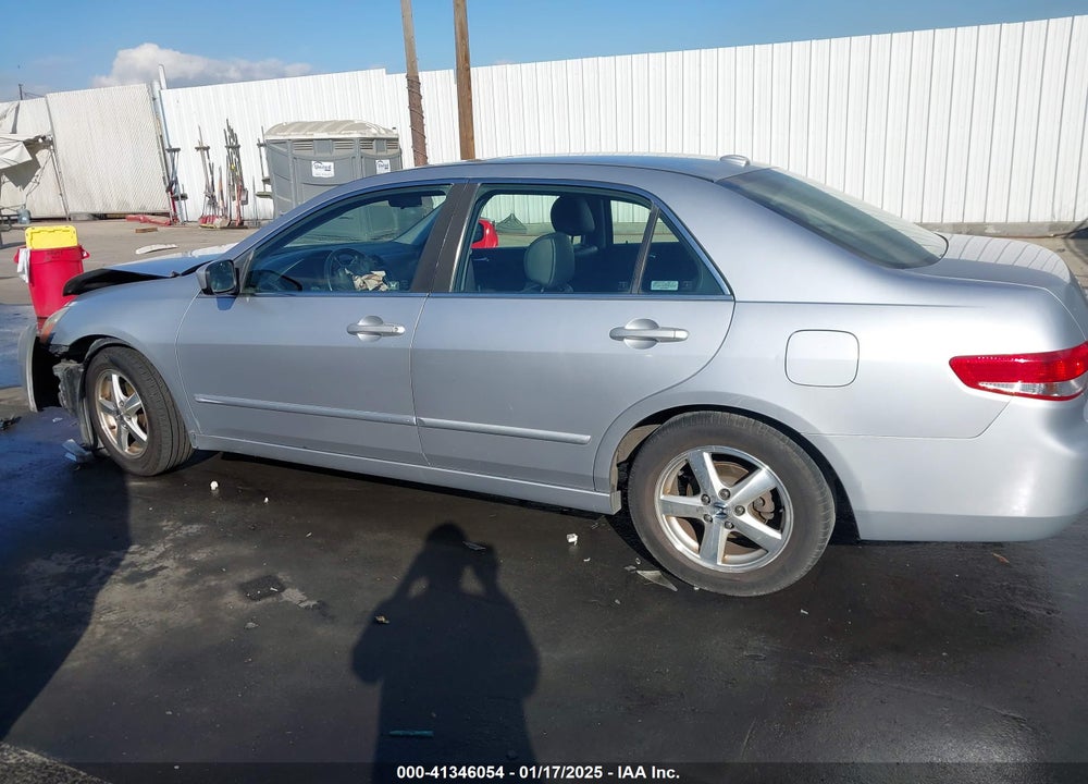 2004 HONDA ACCORD 2.4 EX VIN: JHMCM56804C027097