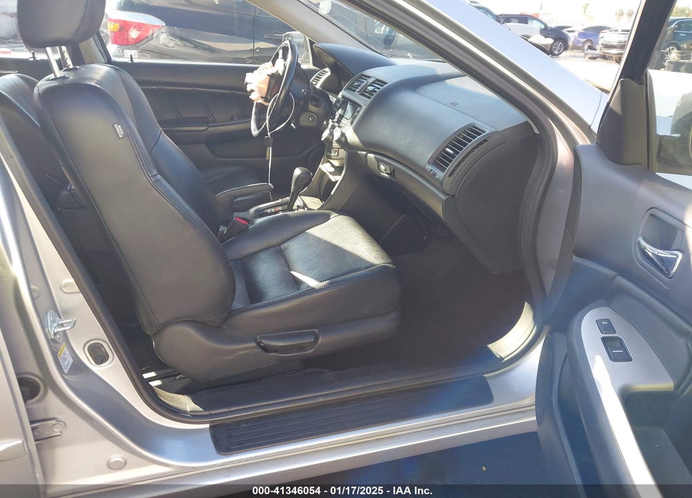 2004 HONDA ACCORD 2.4 EX VIN: JHMCM56804C027097