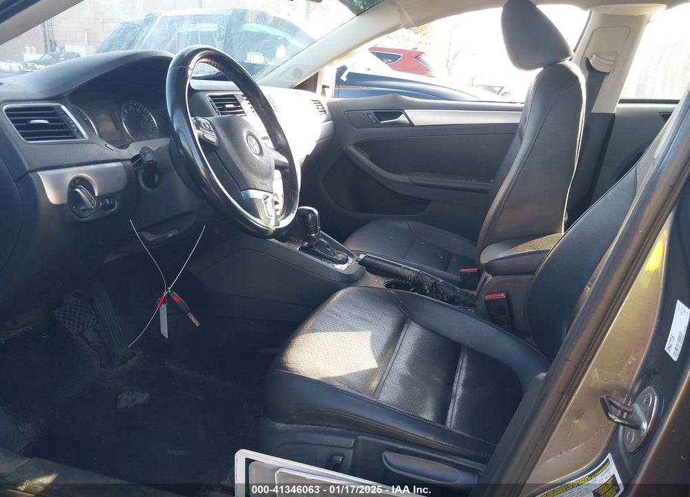 2013 VOLKSWAGEN JETTA VIN: 3VWDP7AJ5DM437716