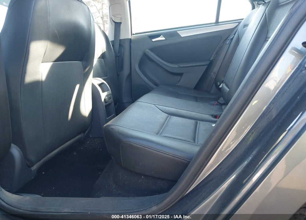 2013 VOLKSWAGEN JETTA VIN: 3VWDP7AJ5DM437716