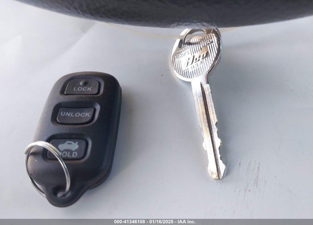 2005 TOYOTA CAMRY LE VIN: 4T1BE32K45U949072