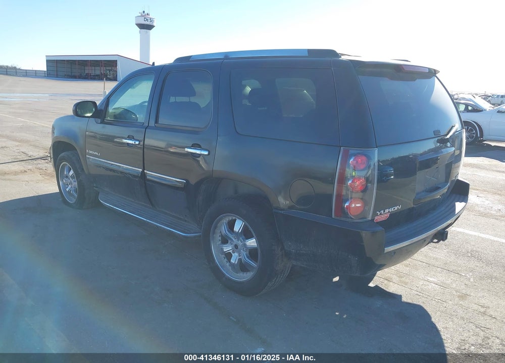 2007 GMC YUKON DENALI VIN: 1GKFK63887J341759