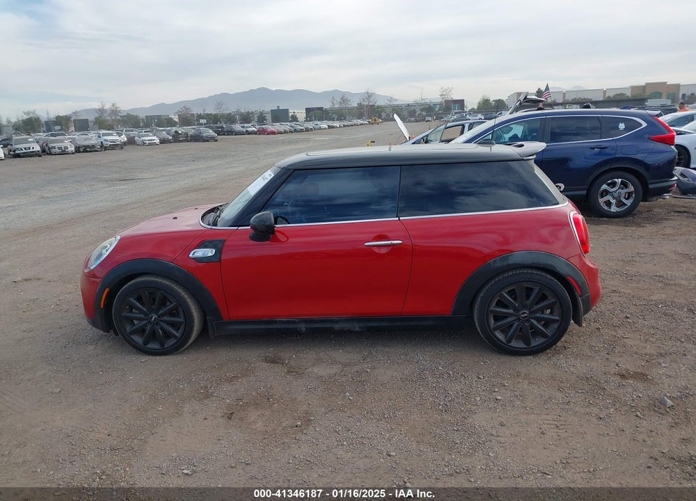 2016 MINI HARDTOP COOPER S VIN: WMWXP7C54G2A42535