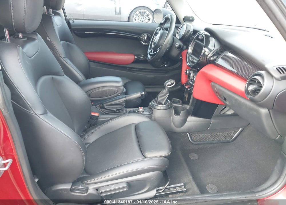 2016 MINI HARDTOP COOPER S VIN: WMWXP7C54G2A42535