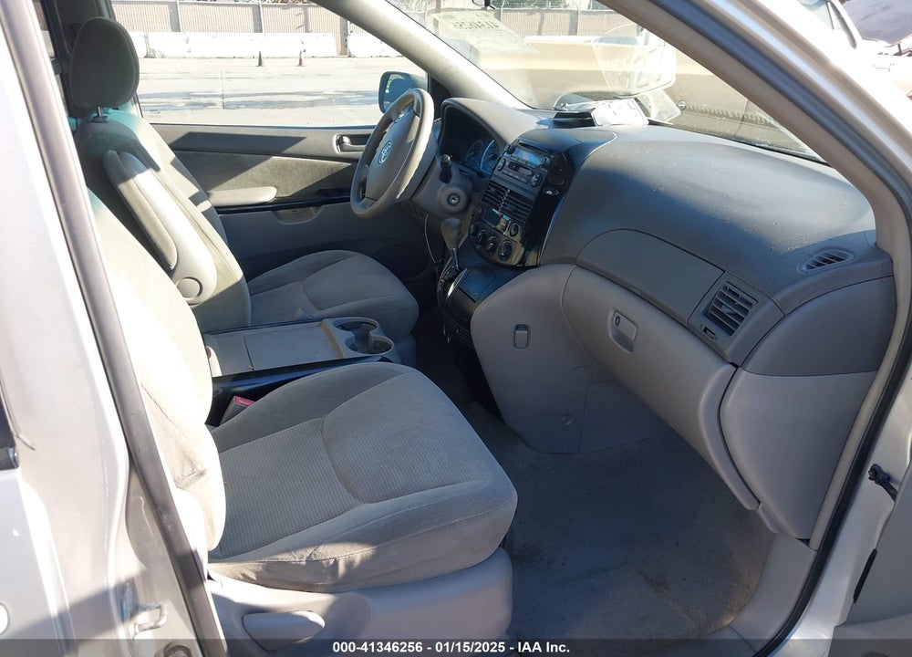 2004 TOYOTA SIENNA LE VIN: 5TDZA23C54S128890