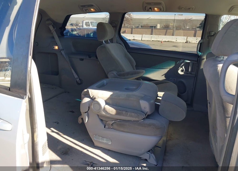 2004 TOYOTA SIENNA LE VIN: 5TDZA23C54S128890
