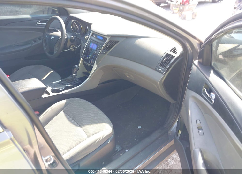 2013 HYUNDAI SONATA VIN: 5NPEB4AC1DH721890