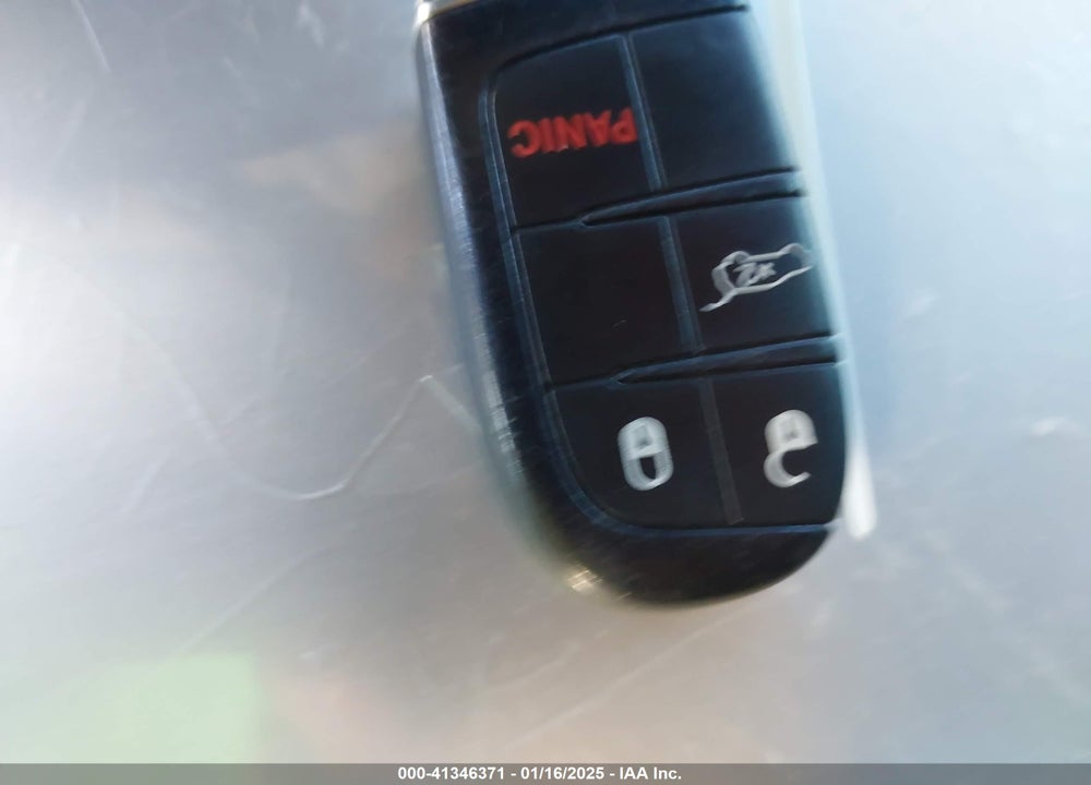 2019 JEEP GRAND CHEROKEE LAREDO E 4X2 VIN: 1C4RJEAG5KC852262