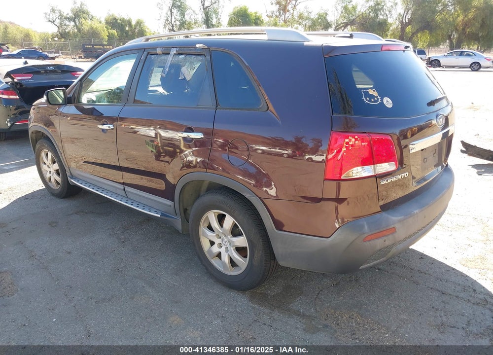 2011 KIA SORENTO LX VIN: 5XYKT3A11BG001406