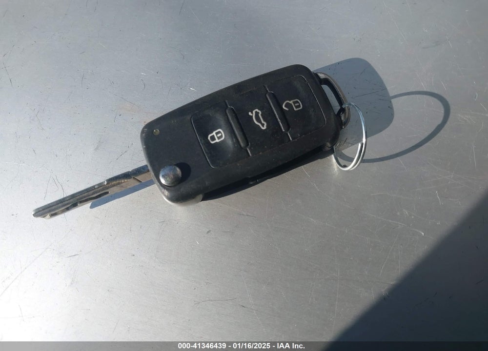 2013 VOLKSWAGEN GOLF VIN: WVWDB7AJ2DW118713
