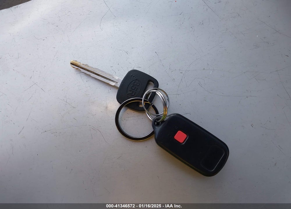 2004 TOYOTA COROLLA LE VIN: 1NXBR32E94Z199844