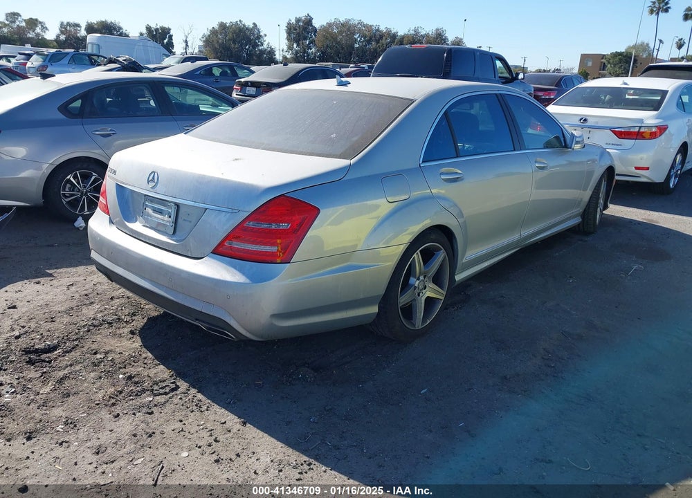 2010 MERCEDES-BENZ S 550 VIN: WDDNG7BB9AA347630