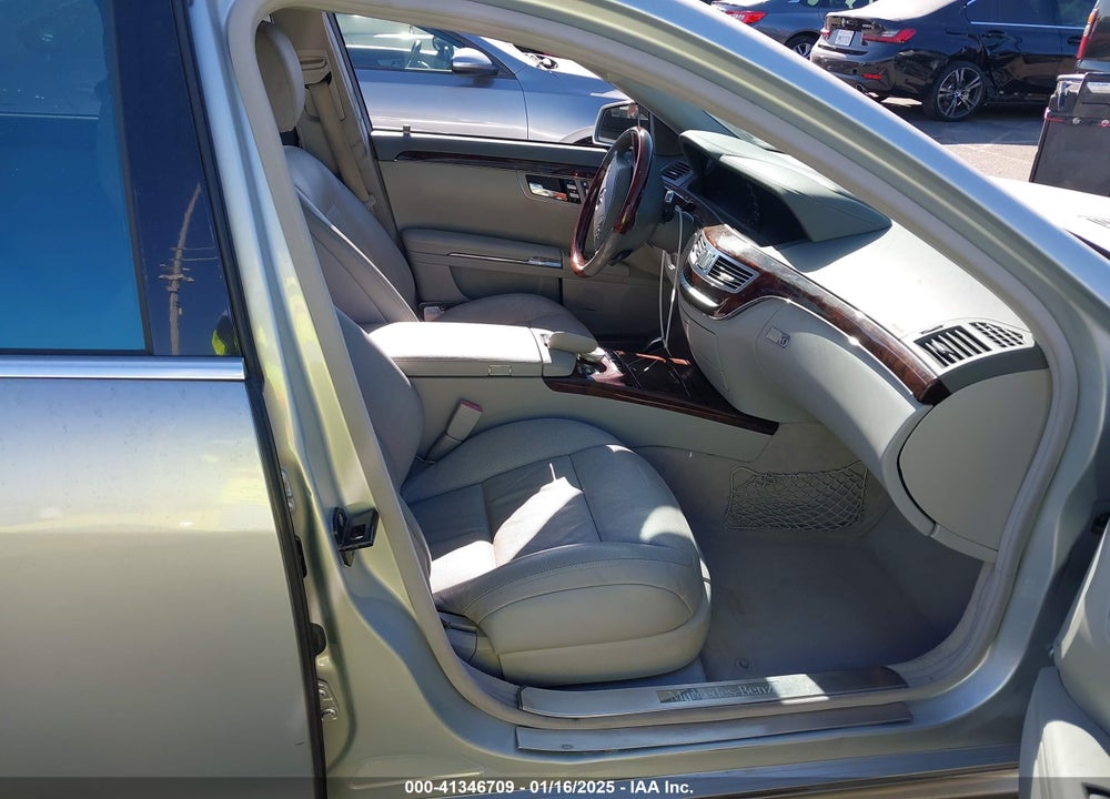 2010 MERCEDES-BENZ S 550 VIN: WDDNG7BB9AA347630