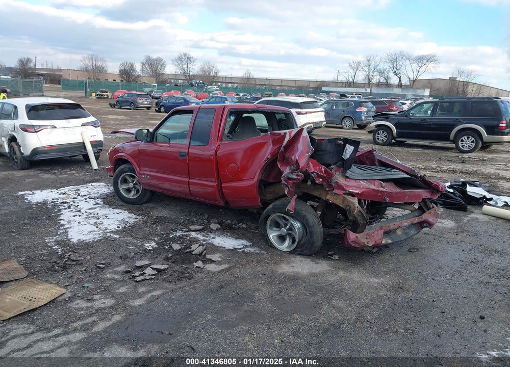 2002 CHEVROLET S-10 LS VIN: 1GCCS19W728215013