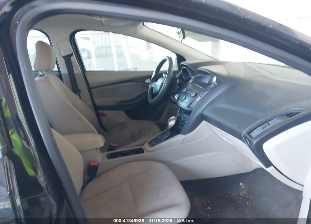 2015 FORD FOCUS VIN: 1FADP3F27FL232230