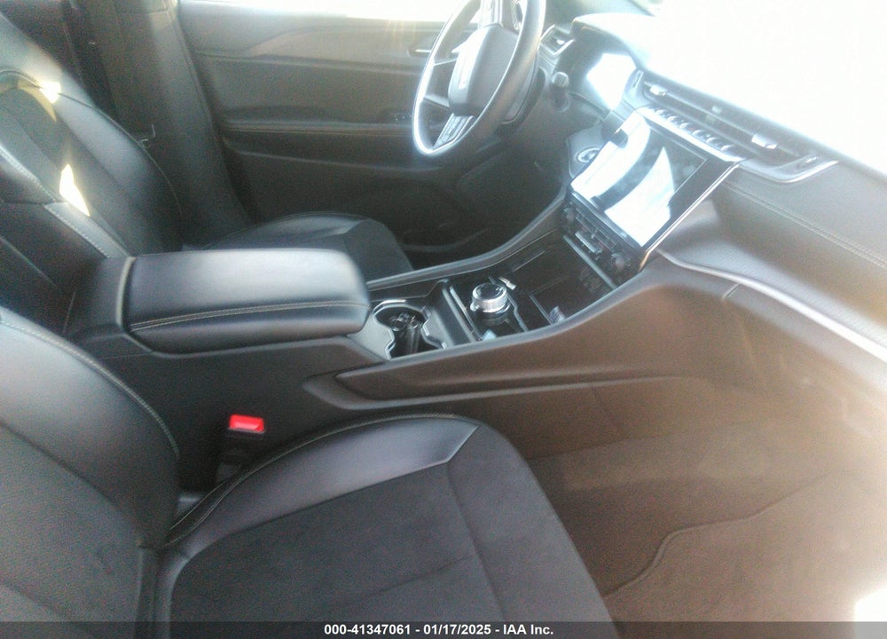 2024 JEEP GRAND CHEROKEE L ALTITUDE 4X4 VIN: 1C4RJKAGXR8527280