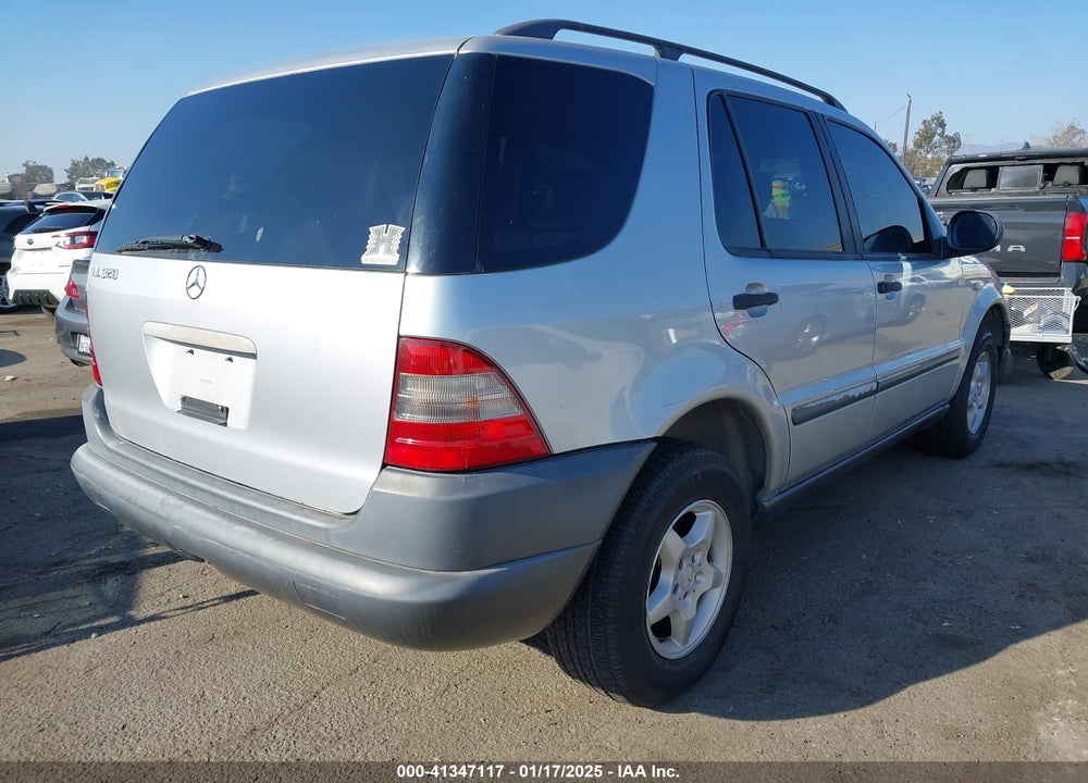 1998 MERCEDES-BENZ ML 320 CLASSIC VIN: 4JGAB54E2WA023179