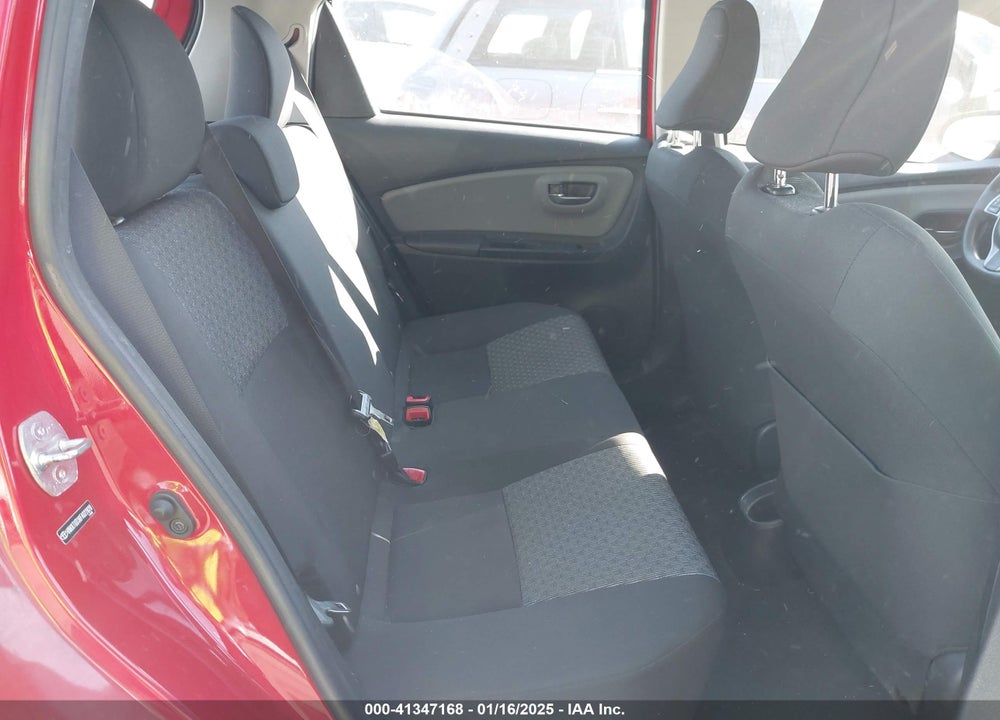 2015 TOYOTA YARIS VIN: VNKKTUD36FA022820