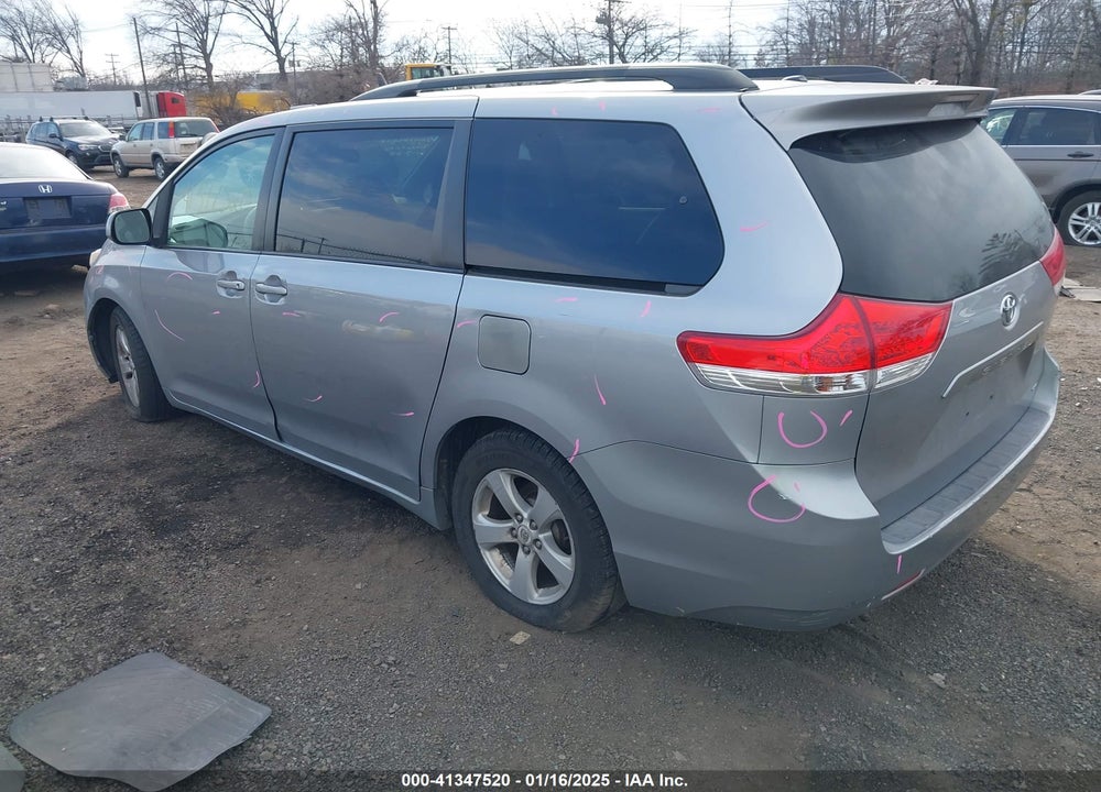 2011 TOYOTA SIENNA LE V6 VIN: 5TDKK3DC6BS014347