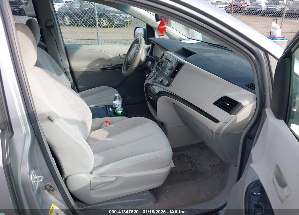 2011 TOYOTA SIENNA LE V6 VIN: 5TDKK3DC6BS014347