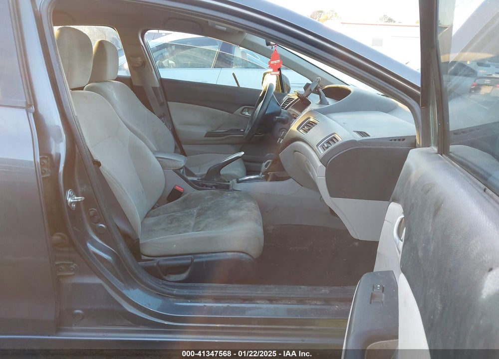 2013 HONDA CIVIC VIN: 2HGFB2F53DH587025